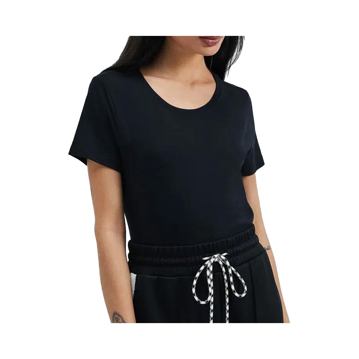 Blusinha Hering Feminina Meia Manga 0241 Preto Blusinha Hering Feminina Meia Manga 0241 Preto