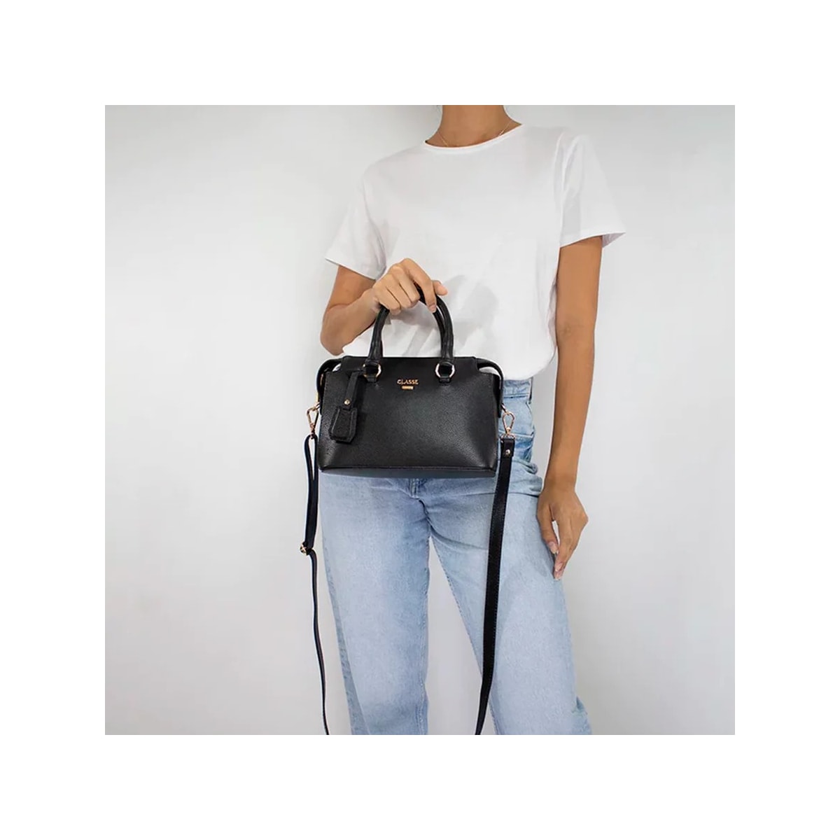 Bolsa Classe Feminina Tiracolo De Couro 2252 Preto Bolsa Classe Feminina Tiracolo De Couro 2252 Preto