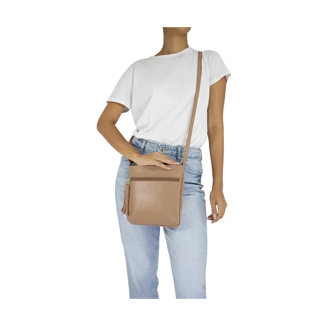 Bolsa Classe Feminina Tiracolo De Couro 3136 Crepe Bolsa Classe Feminina Tiracolo De Couro 3136 Crepe