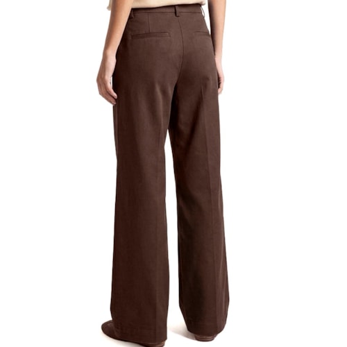 Detalhe - Calça Hering Feminina Social Reta Em Linho K6K9 Marrom