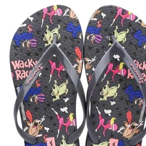 Detalhe - Chinelo Grendene Ipanema Warner Play 26579 Grafite/Cinza