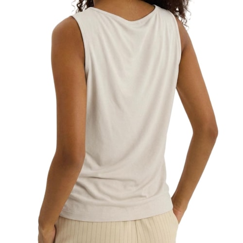 Detalhe - Regata Hering Feminina Malha Decote Degagê 4AV2 Off White