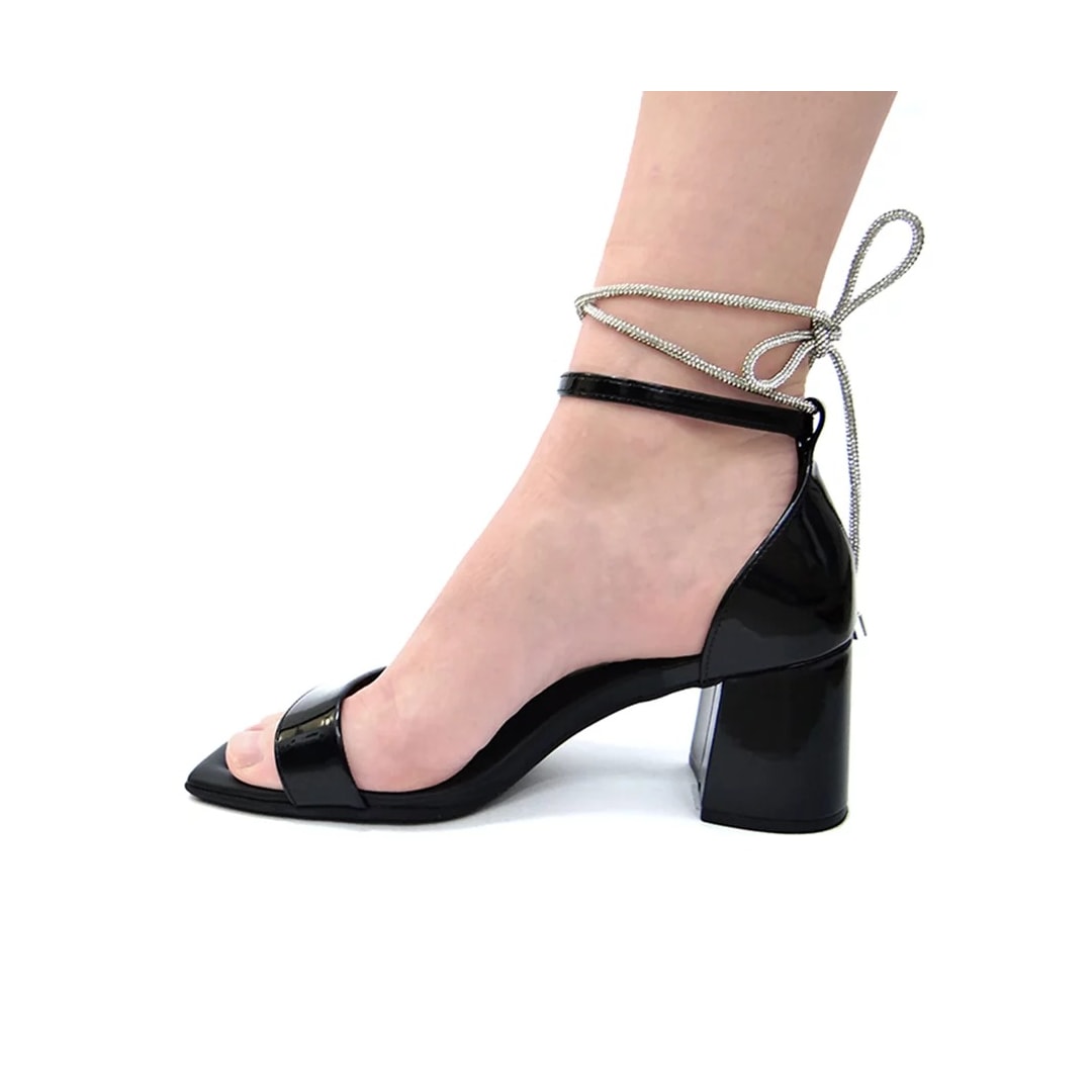 Sandália Piccadilly Salto Bloco Barbie 630066 Preto Verniz Sandália Piccadilly Salto Bloco Barbie 630066 Preto Verniz