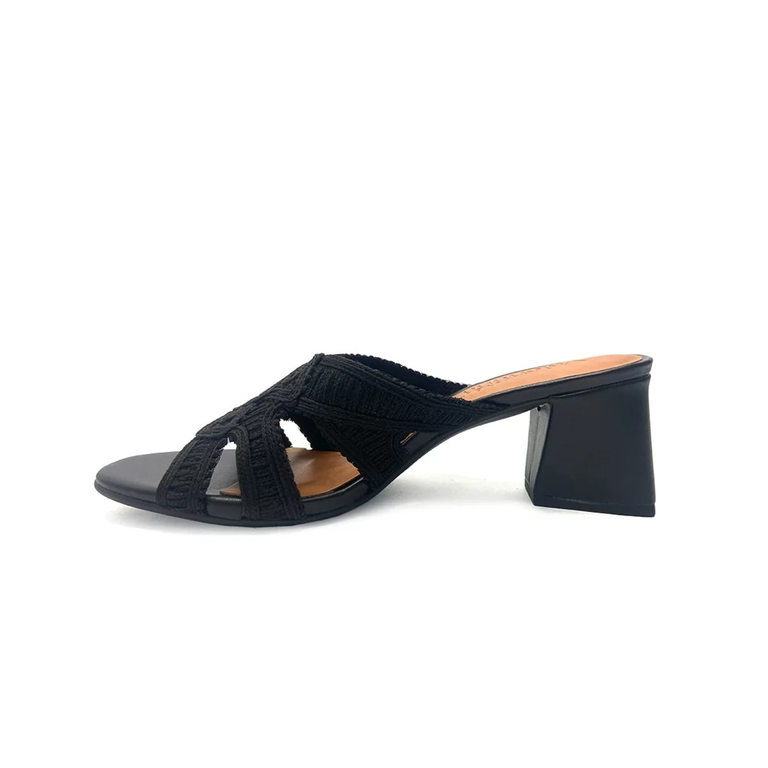 Tamanco Valentina Salto Bloco 457024 Preto Tamanco Valentina Salto Bloco 457024 Preto